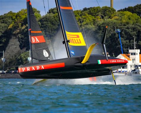 prada barca vela|Luna Rossa, la barca progettata per volare alla Prada .